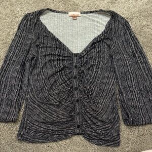 Waffled Black & White Button-Front Women’s Top